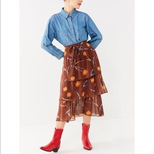 UO Stevie Tiered Ruffle Midi Skirt